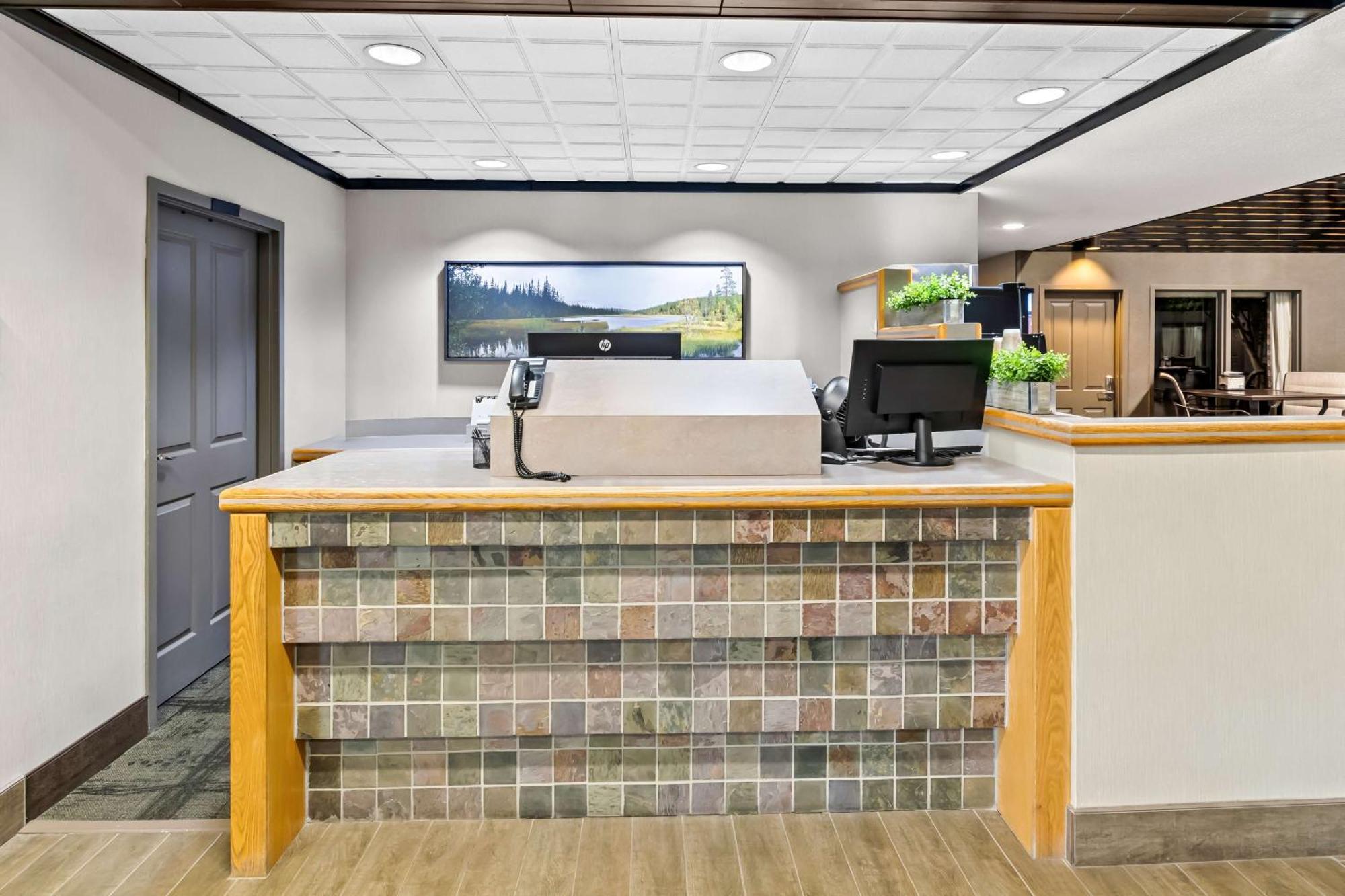 Heartland Inn & Suites, Surestay Collection By Best Western Park Rapids Екстер'єр фото